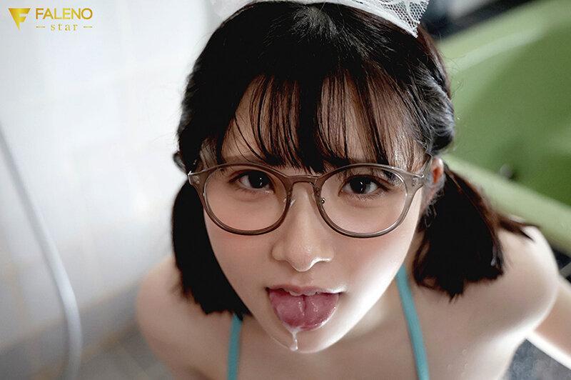 セクシーメイド姿の浅野心愛ちゃん。口の中に射精。