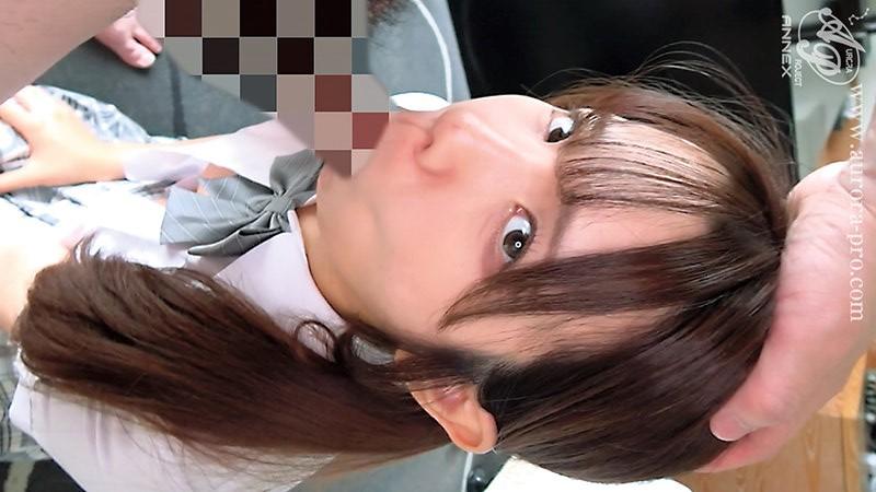 フェラしてくれる、学生服姿の橘いおりちゃん。