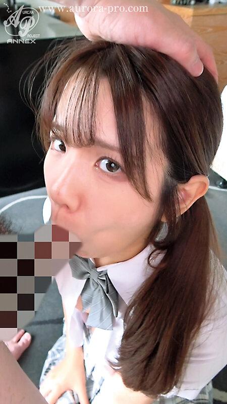 フェラしてくれる、学生服姿の橘いおりちゃん。