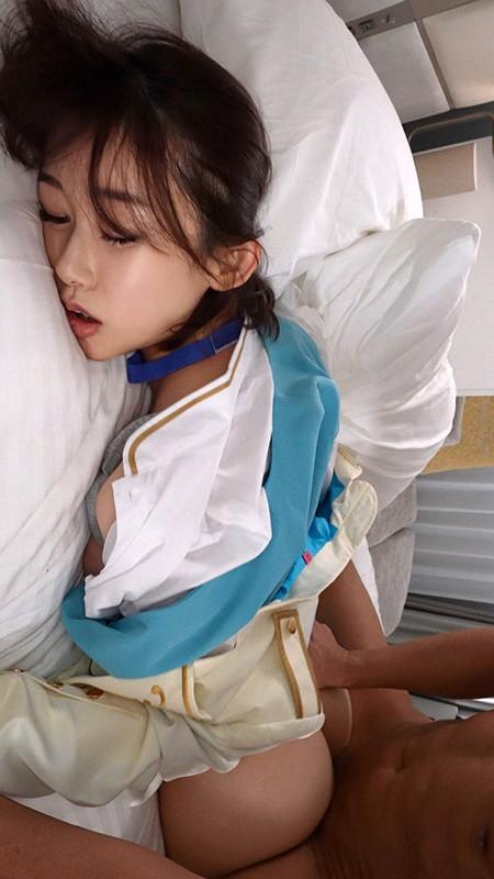 コスプレ姿の黒川すみれちゃんと、バックでセックス。