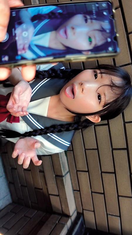 学生服姿の南日菜乃ちゃん。口の中に射精。